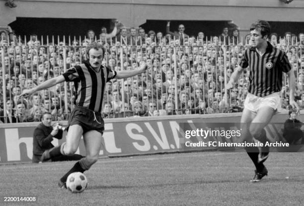 Season 1973-1974 - Alessandro Mazzola in action during a derby in San Siro against Milan