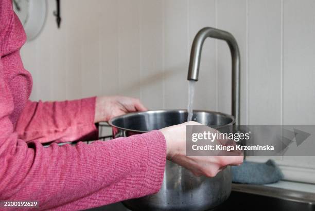 tap water - filtration stock pictures, royalty-free photos & images