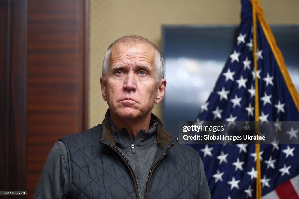 Bipartisan US Senate Delegation Visits Ukraine