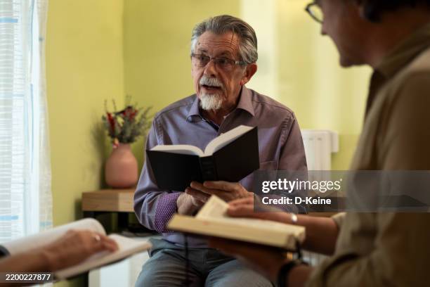 group bible study - clergy stock pictures, royalty-free photos & images