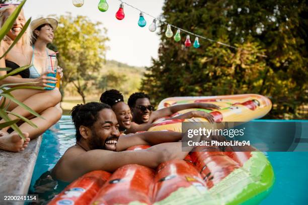 Middle Friends Pool 1,527 Friends Float Pool Stock Photos, High-Res Pictures, and Images ...