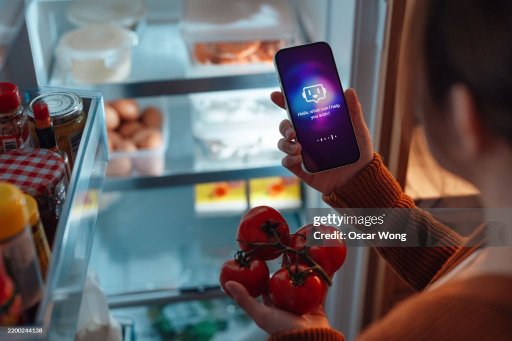 Using AI technology on smartphone to track fridge inventory and avoid food waste
