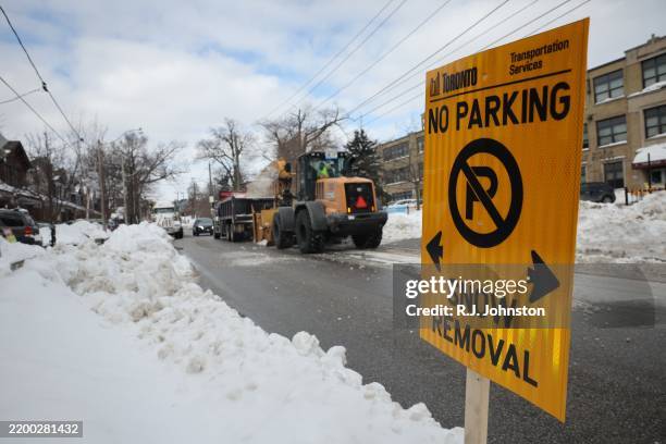 Remove Snow Sign 141 Snow Removal Sign Stock Photos, High-Res Pictures, and Images ...