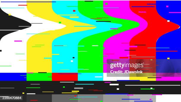 illustrazioni stock, clip art, cartoni animati e icone di tendenza di modello di schermo di test tv vecchio stile per la calibrazione della televisione con glitch e barre di colore deformate - errore