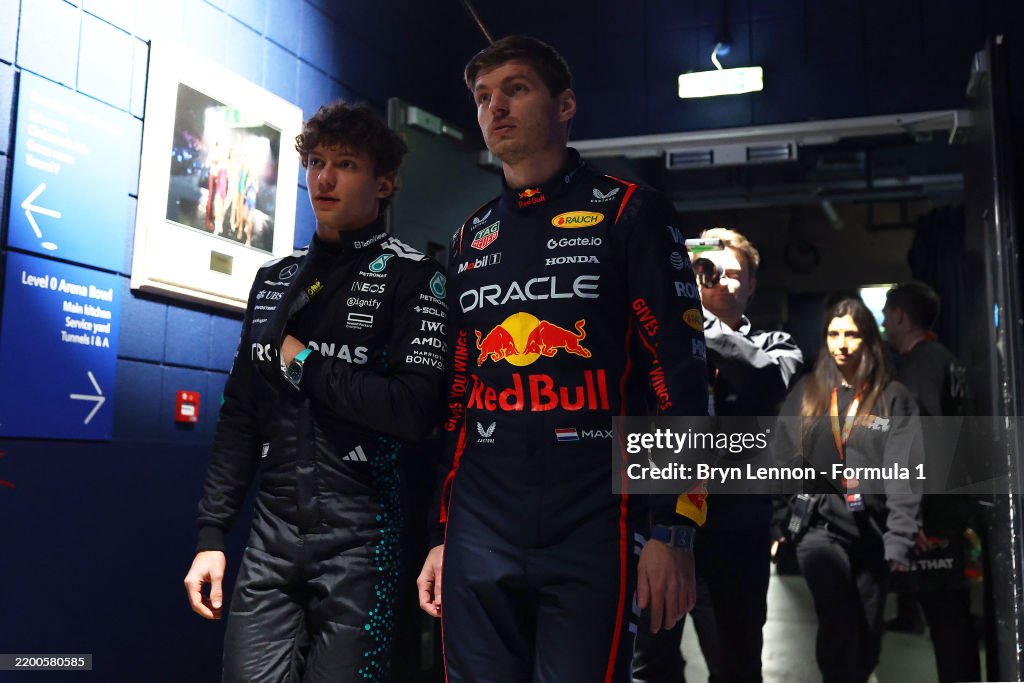 F1 75 Live - Backstage