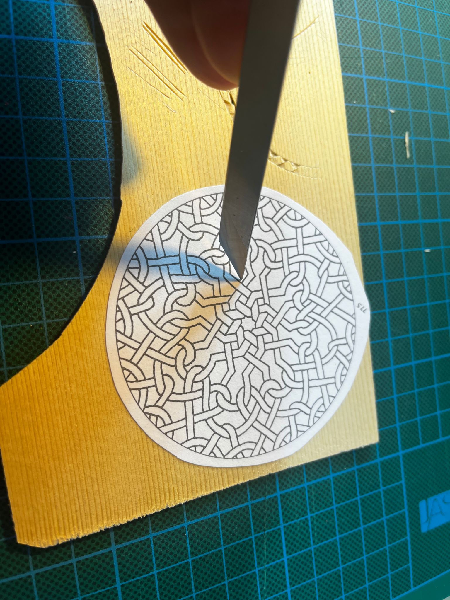 cutting tesserae