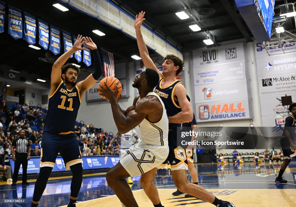 COLLEGE BASKETBALL: FEB 22 UC Irvine at Cal State Bakersfield