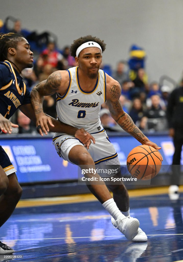 COLLEGE BASKETBALL: FEB 22 UC Irvine at Cal State Bakersfield
