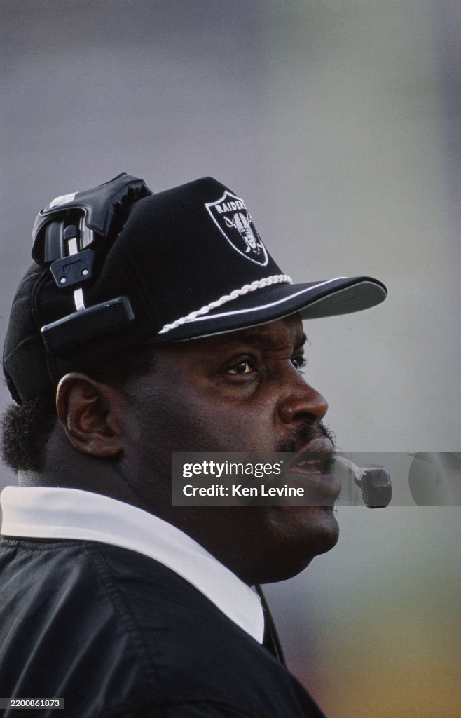 New England Patriots vs Los Angeles Raiders