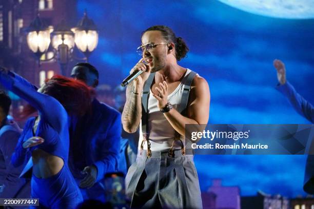 Prince Royce performs onstage during Univision's 37th Premio Lo Nuestro at Kaseya Center on February 20, 2025 in Miami, Florida.