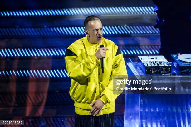 Tormento Rapper 577 Tormento Stock Photos, High-Res Pictures, and Images - Getty Images