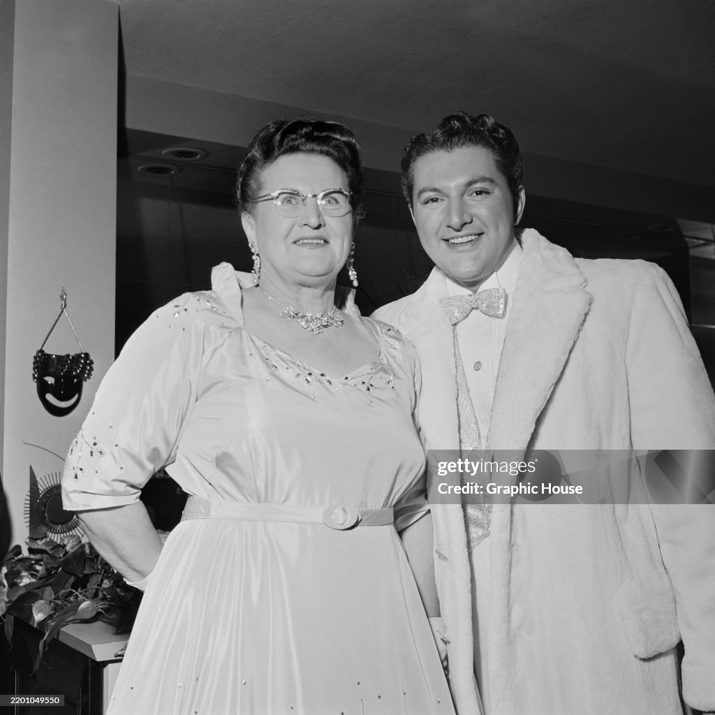'Sincerely Yours' Hollywood Premiere