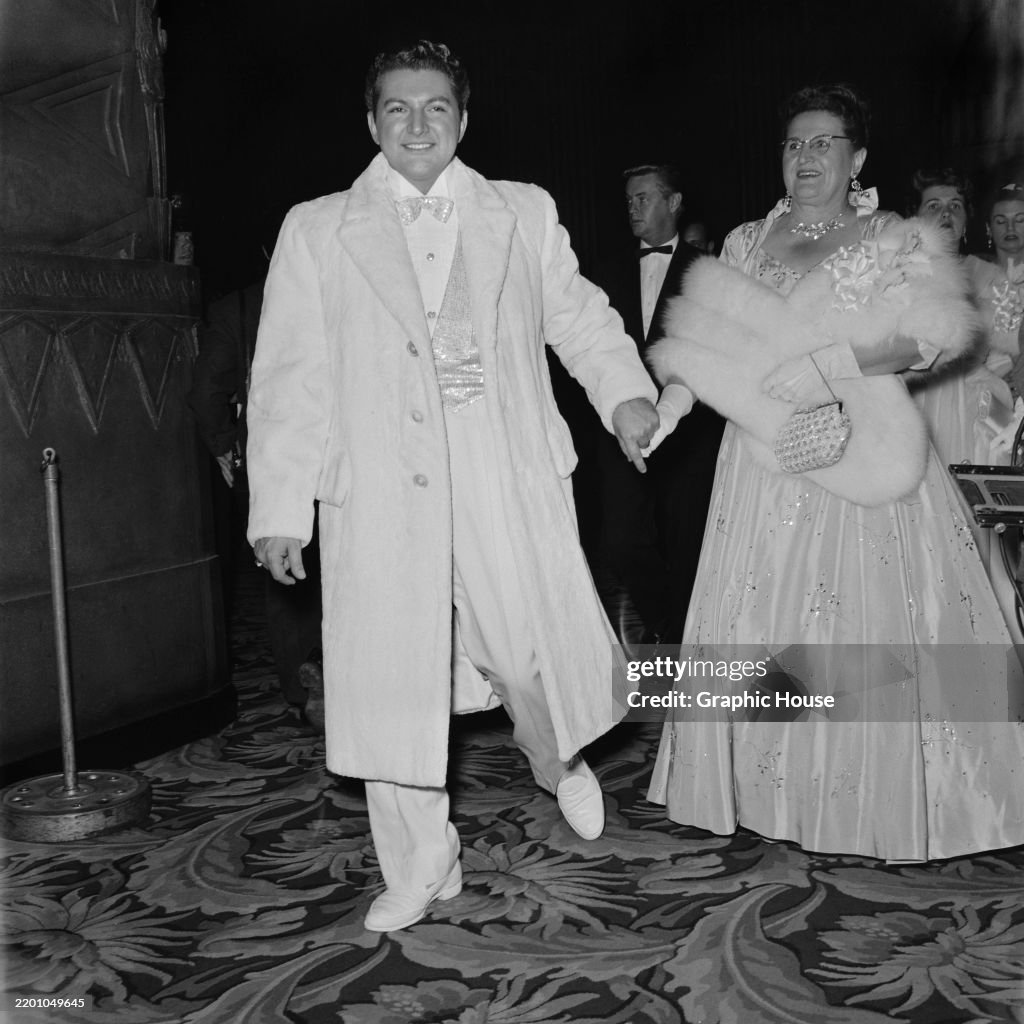 'Sincerely Yours' Hollywood Premiere