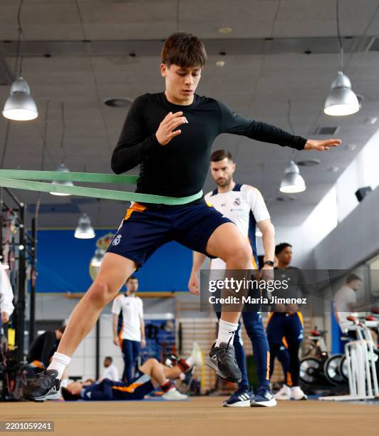 Guldar Running 7,916 Arda Guler Photos & High Res Pictures - Getty Images