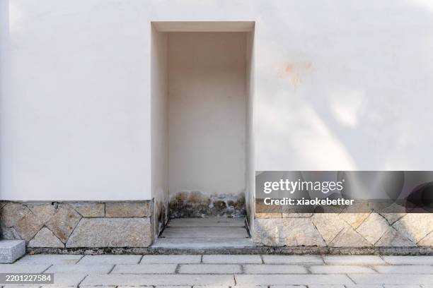 empty wall niche with stone base - niche stock pictures, royalty-free photos & images