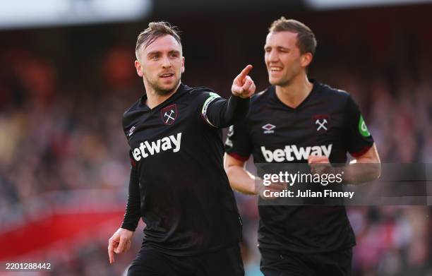 Jarrod Bowen of West Ham United celebrates scoring his team's first goal during the Premier League match between Arsenal FC and West Ham United FC at...
