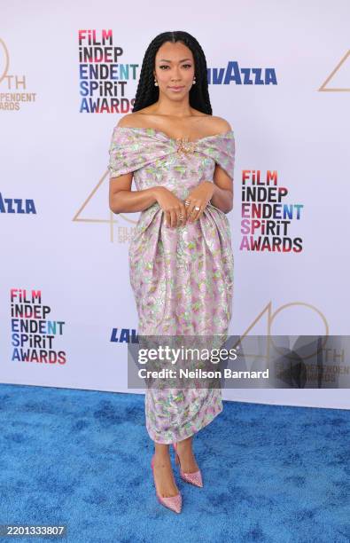 Sonequa Martin-Green attends the 2025 Film Independent Spirit Awards on February 22, 2025 in Santa Monica, California.