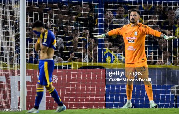 Guillermo Viscarra of Alianza Lima celebrates after saving the fifth penalty from Alan Velasco of Boca Juniors in the penalty shoot out after a Copa...