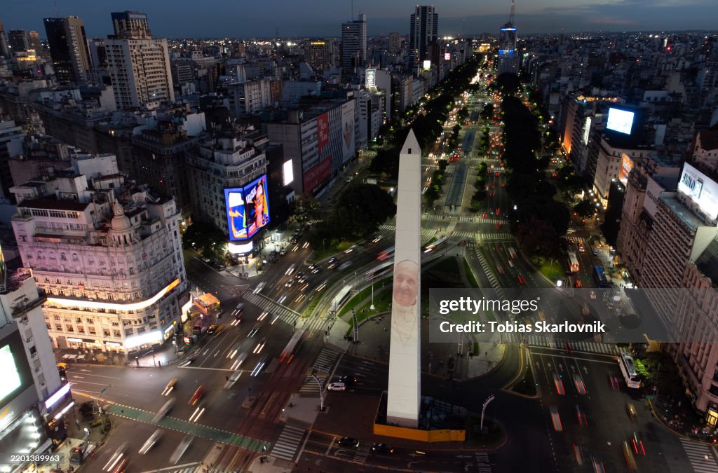 Argentina Projects A Message In Support For The Pope Francis