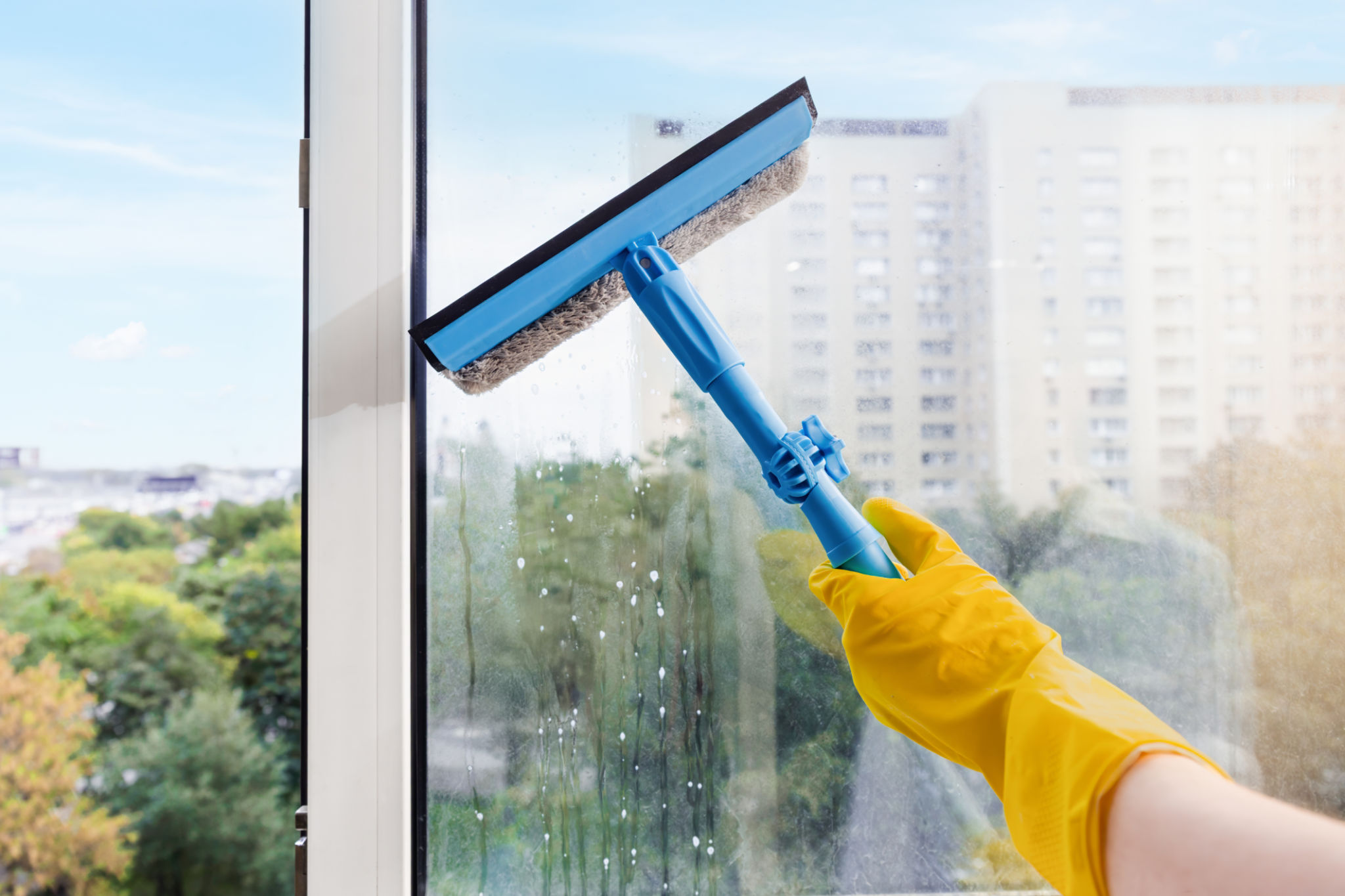safe window cleaning