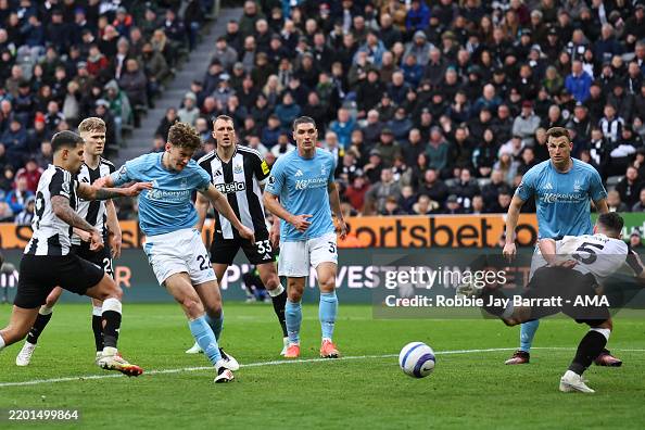 Newcastle United FC v Nottingham Forest FC - Premier League Newcastle United FC v Nottingham Forest FC - Premier League