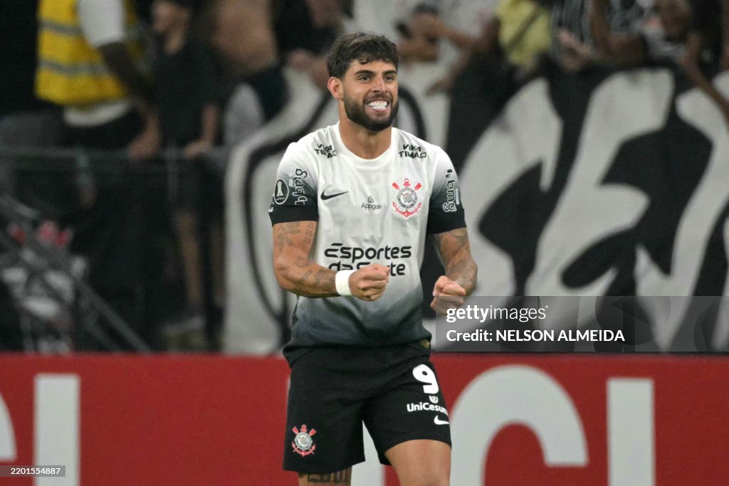 FBL-LIBERTADORES-CORINTHIANS-UCENTRALVEN