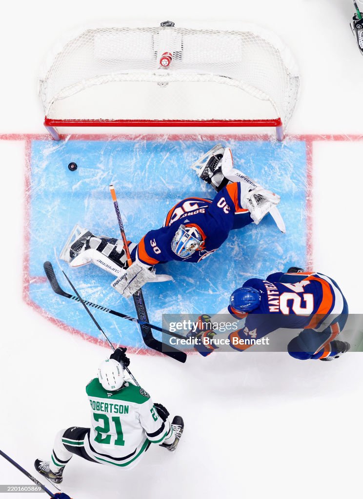 Dallas Stars v New York Islanders