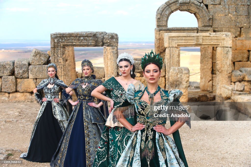 Mesopotamia's motifs introduced with fashion shows organized at historical sites in Turkiye's Diyarbakir