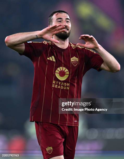 Bryan Cristante of Roma celebrates his goal during the Serie A match between Roma and Monza at Stadio Olimpico on February 24, 2025 in Rome, Italy.
