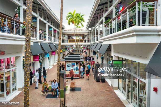 bayside marketplace miami florida people shopping - bayside-mall stock pictures, royalty-free photos & images