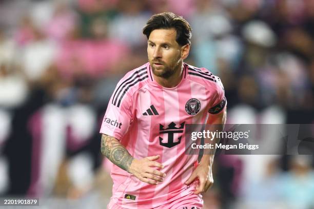 Messi R 28,035 Messi In Action Stock Photos, High-Res Pictures, and Images ...