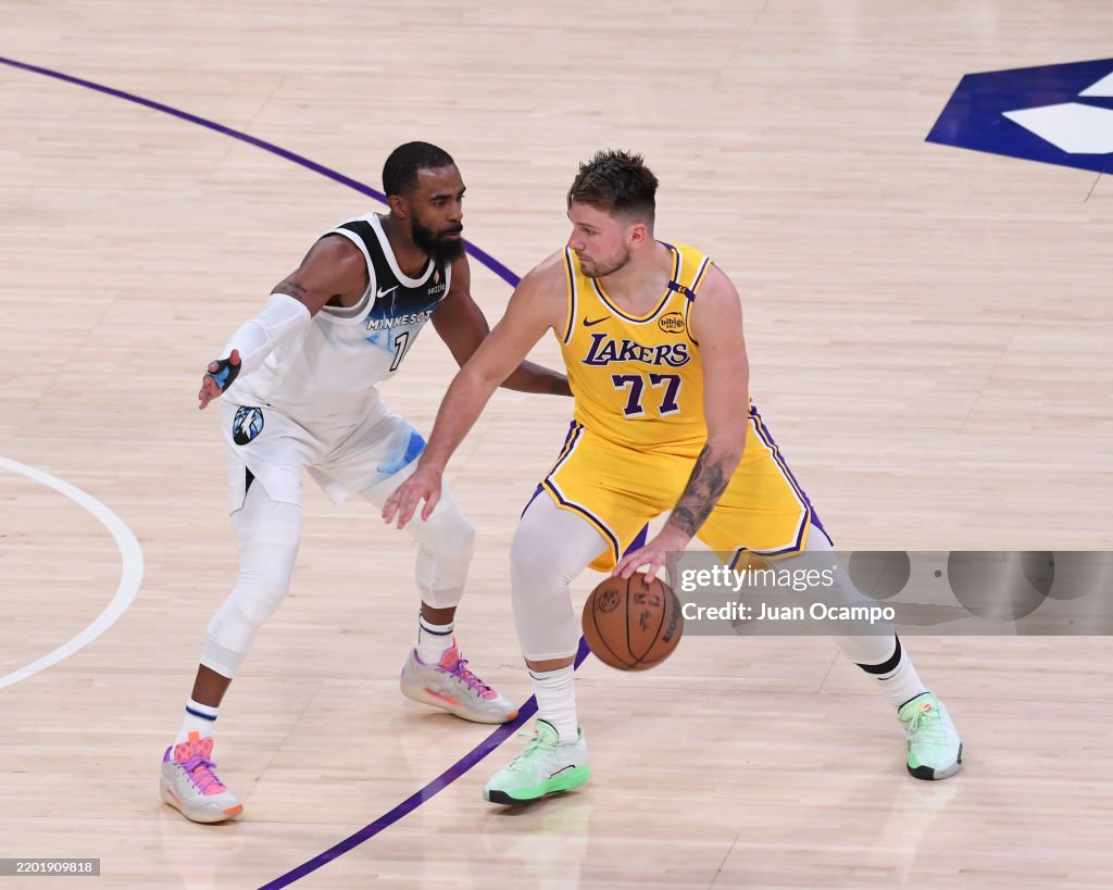 Minnesota Timberwolves v Los Angeles Lakers