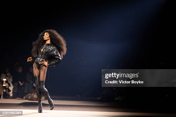 Dsquared2 - Alternative Views - Milan Fashion Week - Womenswear Fall/Winter 2025/2026 Dsquared2 - Alternative Views - Milan Fashion Week - Womenswear Fall/Winter 2025/2026