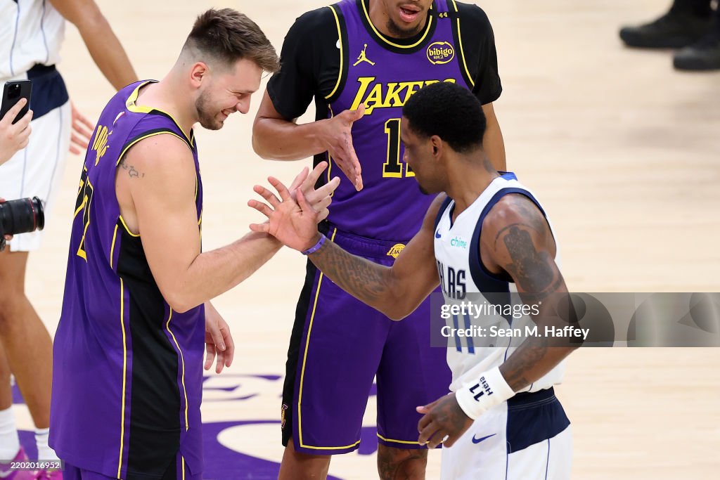 Dallas Mavericks v Los Angeles Lakers