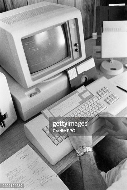 Retro Computer Angle Reference 8,104 Computer Angle Stock Photos, High-Res Pictures, and Images ...