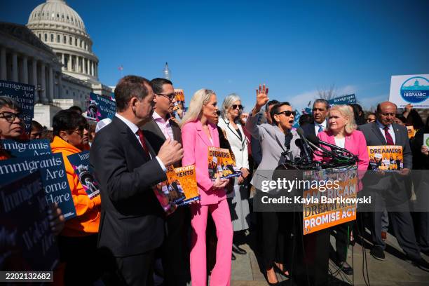 Rep. Nydia 618 Nydia Velázquez Photos & High Res Pictures - Getty Images
