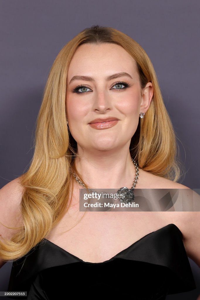 Amelia Dimoldenberg Attends Vanity Fair And Instagram s Vanities A amelia-dimoldenberg-attends-vanity-fair-and-instagram-s-vanities-a