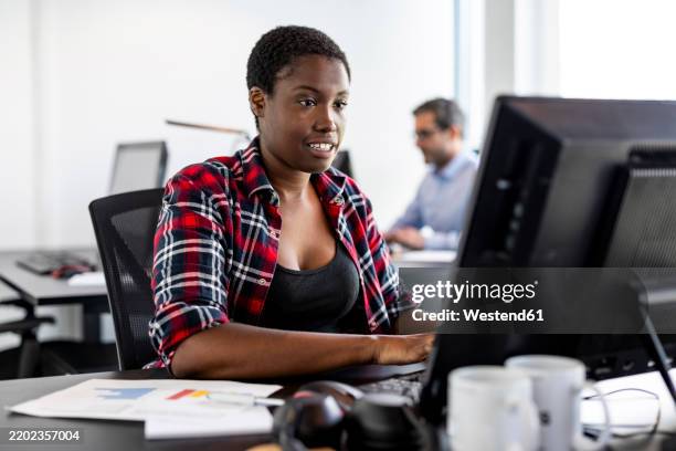 Doing Computer Work At Desktop Computer 3,652 Desktop Computer Charts Stock Photos, High-Res Pictures, and ...