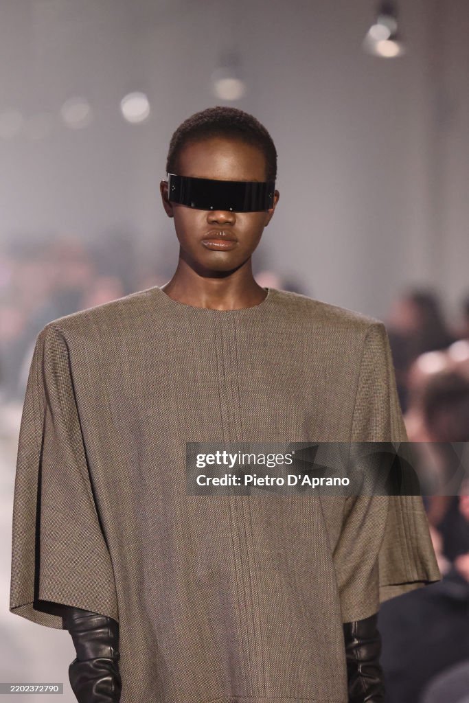 MM6 Maison Margiela - Details - Milan Fashion Week - Womenswear Fall/Winter 2025/2026