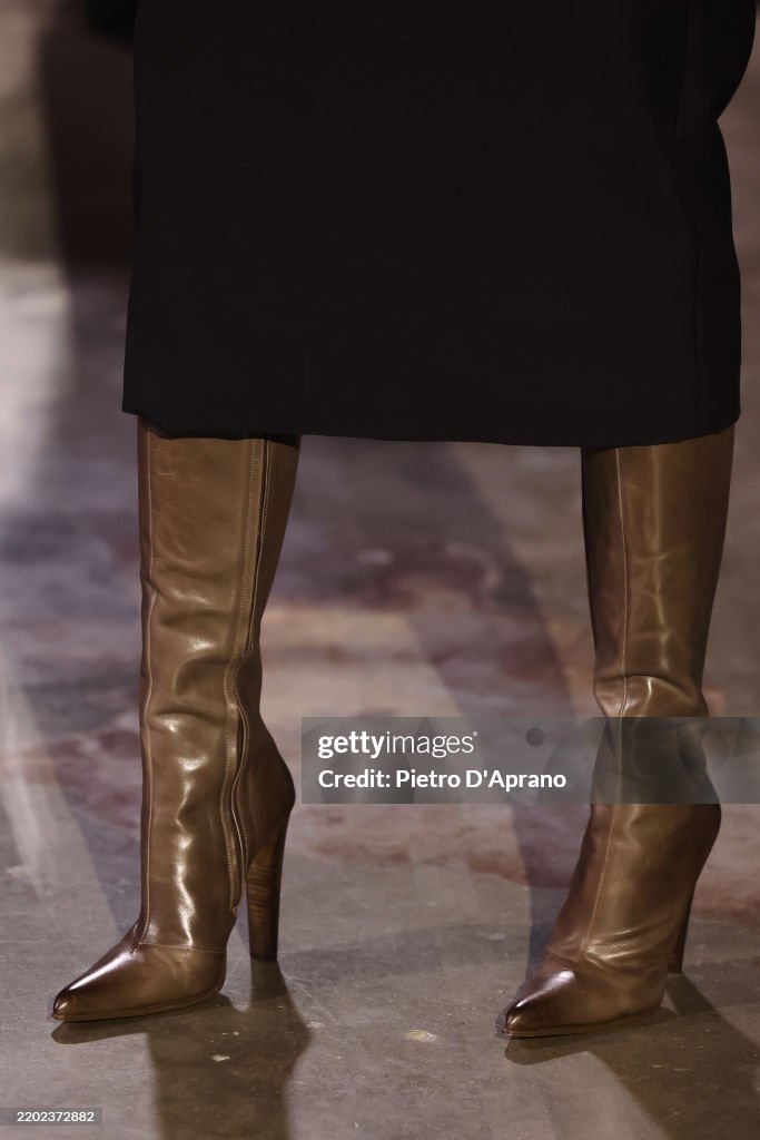 MM6 Maison Margiela - Details - Milan Fashion Week - Womenswear Fall/Winter 2025/2026