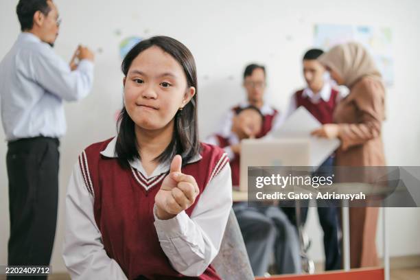 Bali Sign Language 569 Indonesian Sign Language Stock Photos, High-Res Pictures, and ...