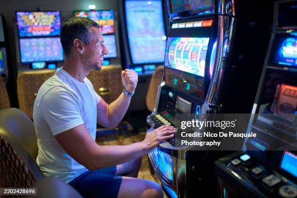Slot Machine Player 138 Slot Machine Screen Stock Photos, High-Res Pictures, and Images ...