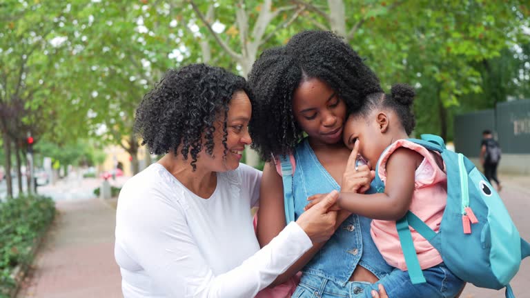 https://media.gettyimages.com/id/2202530402/video/grandmother-mother-and-granddaughter-sharing-a-tender-moment.jpg?b=1&s=640x640&k=20&c=HBgcQJacTPBJ3QXHF0cO1a85kOPuYpf1T7Ocs9yMVeY=