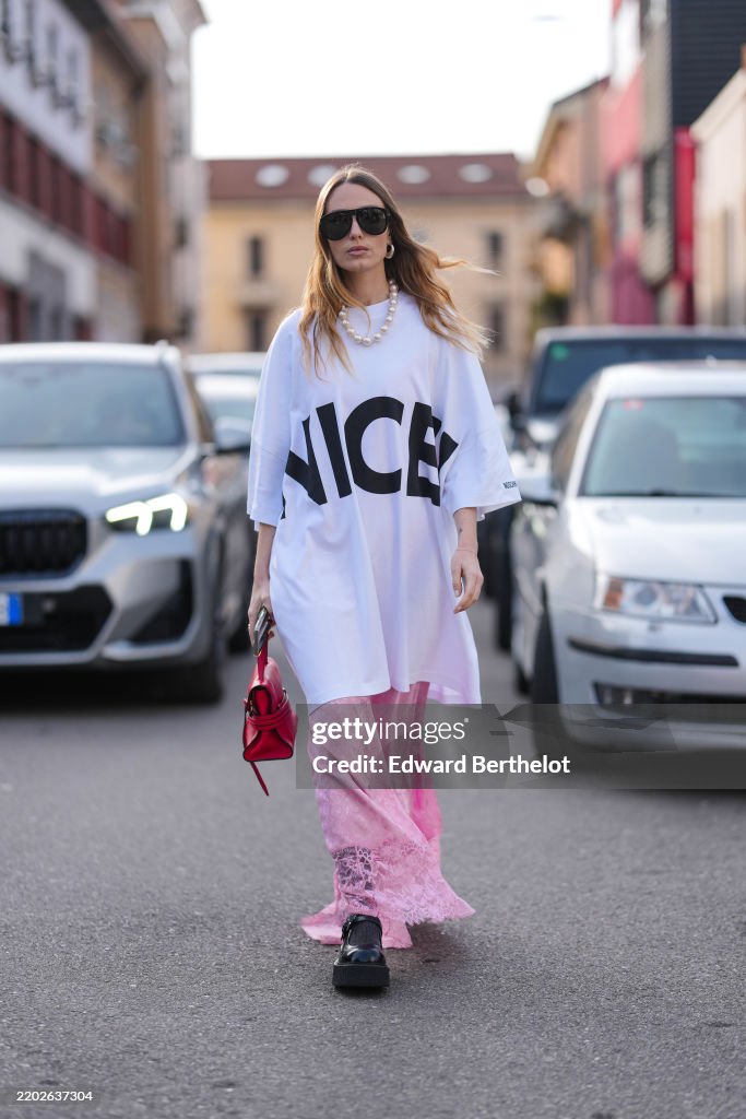 Street Style - Day 4 - Milan Fashion Week - Womenswear Fall/Winter 2025/2026