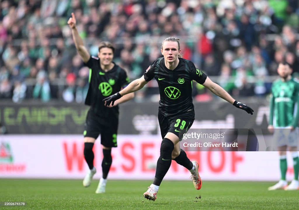 SV Werder Bremen v VfL Wolfsburg - Bundesliga