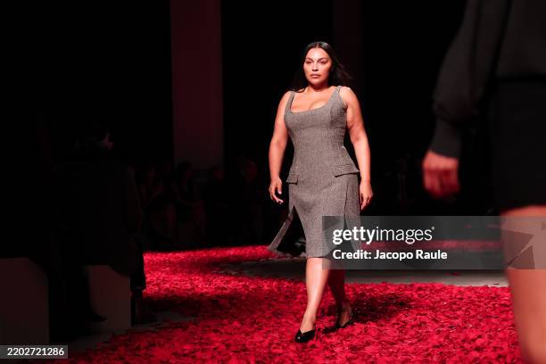 Paloma Elsesser walks the runway at the Ferragamo fashion show during the Milan Fashion Week - Womenswear Fall/Winter 2025/2026 on March 01, 2025 in...