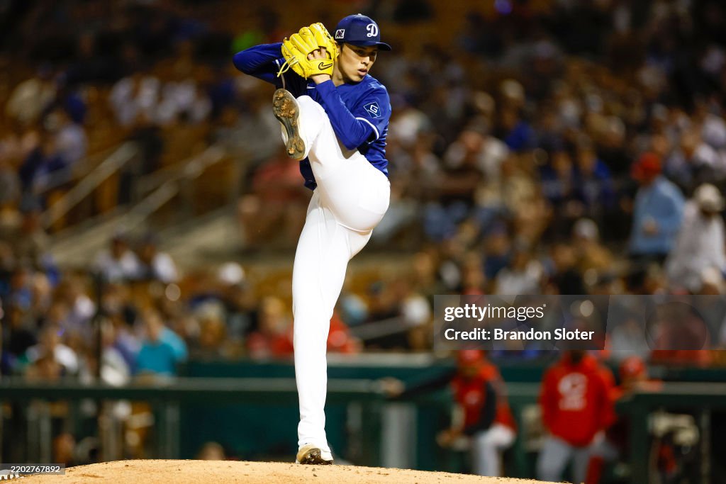 Cincinnati Reds v Los Angeles Dodgers