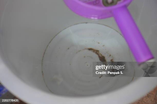 tap sediment in the water tank - agua estancada fotografías e imágenes de stock