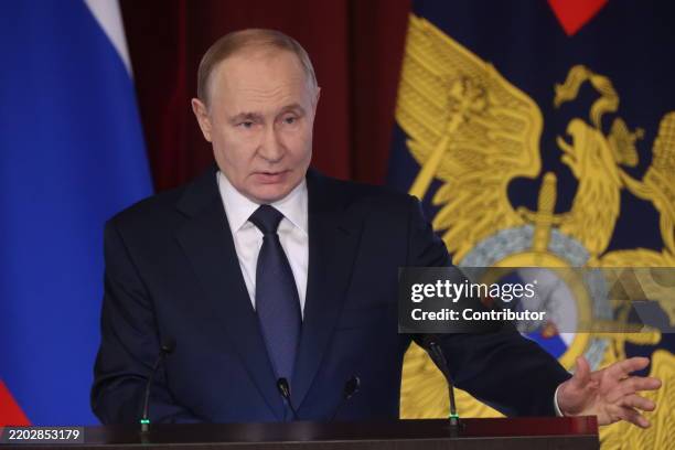 50 424 Vladimir Poutine Photos Stock Photos, High-Res Pictures, and ...