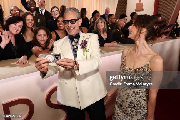 Jeff Goldblum and Emilie Goldblum attend the 97th Annual Oscars at Dolby Theatre on March 02, 2025 in Hollywood, California.